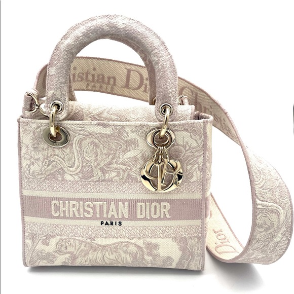 Dior MEDIUM LADY D-LITE BAG
Rose Des Vents Toile SOLD - Picture 7 of 16